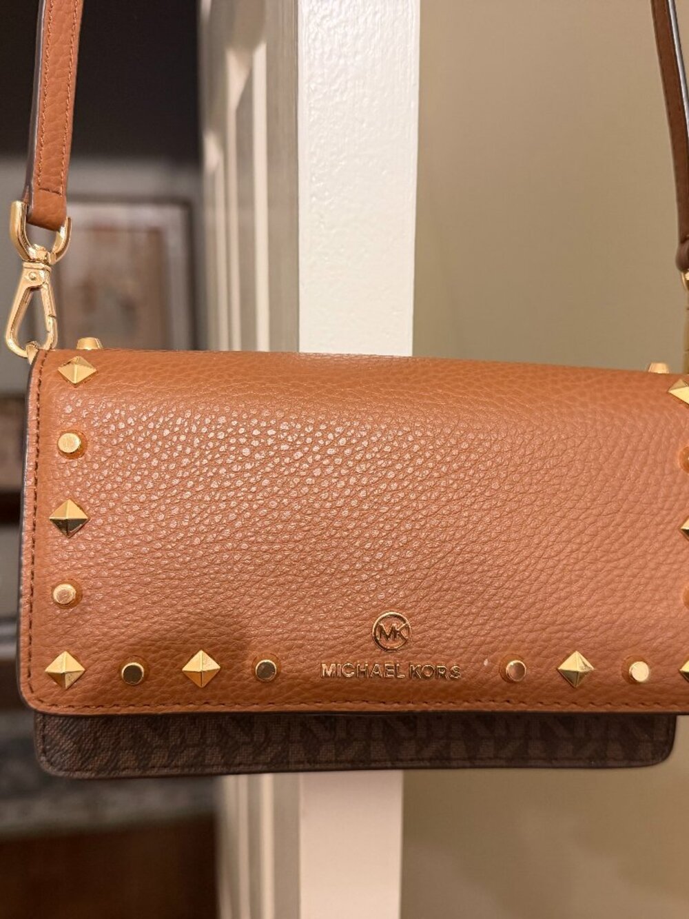 Michael Kors phone body bag